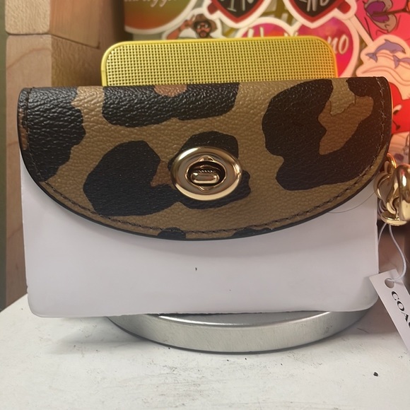 COACH Turnlock Key Card Case - Picture 4 of 6